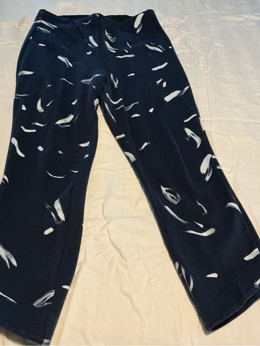 Lysse Navy Blue Ankle Pants with White Abstract Brush Print